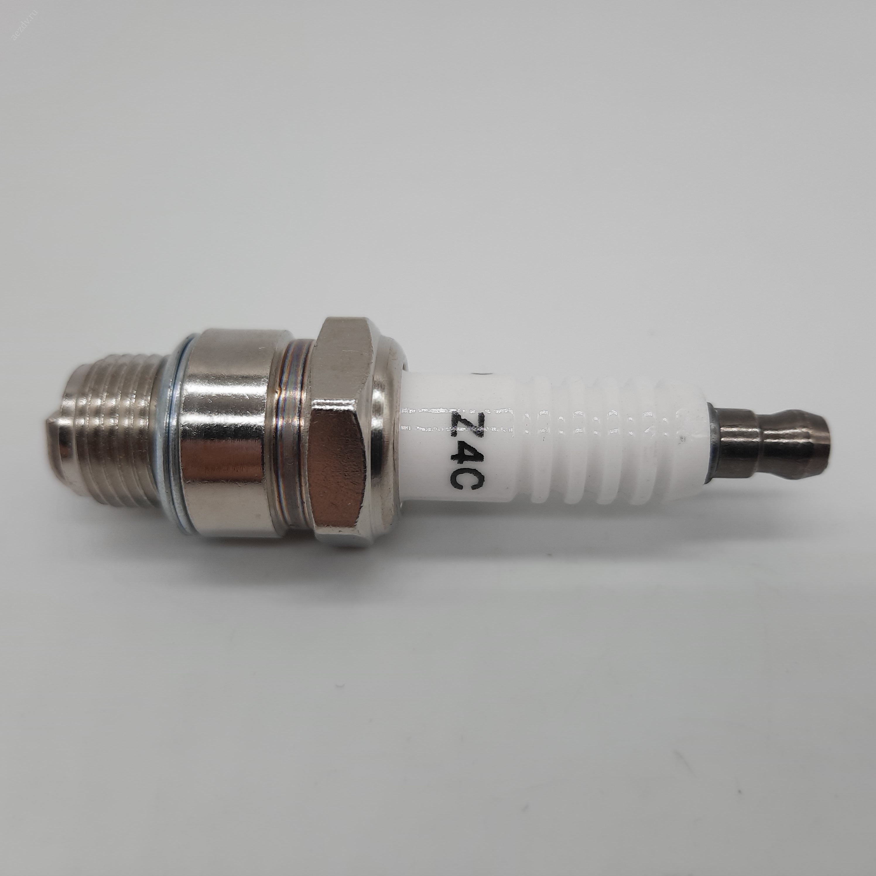 Свеча зажигания BR- Z4C (для триммера, скутера) короткая юбка 010128E