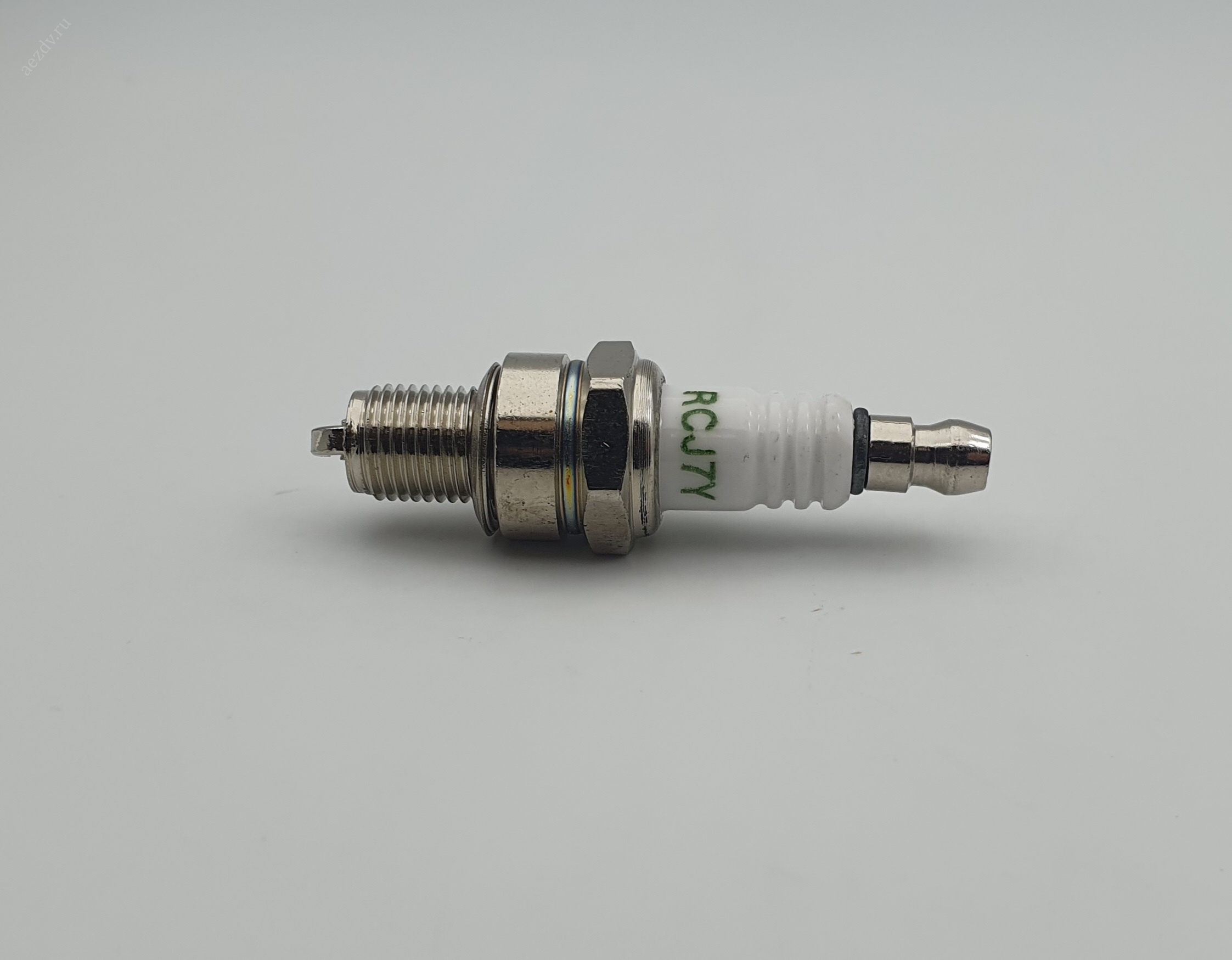 Свеча бензопильная RCJ7Y M10*1,0 12,0mm