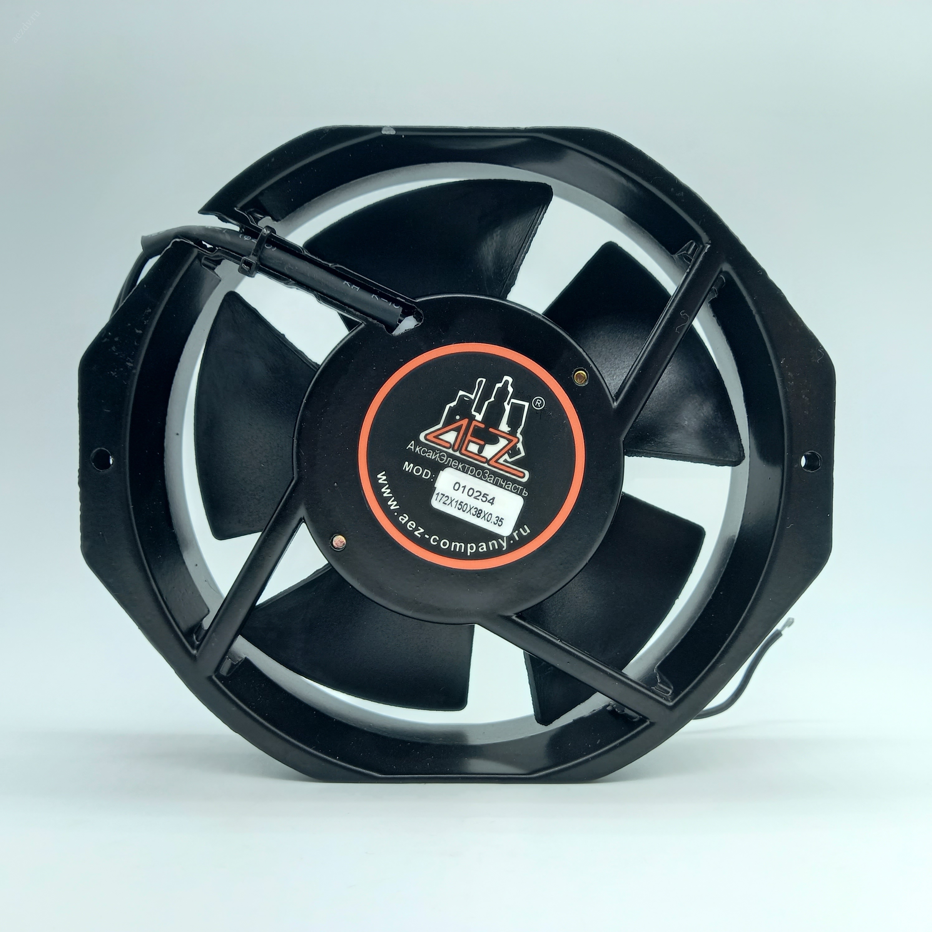 Вентилятор (кулер) для охлаждения техники (172х150х38х0,35х220)