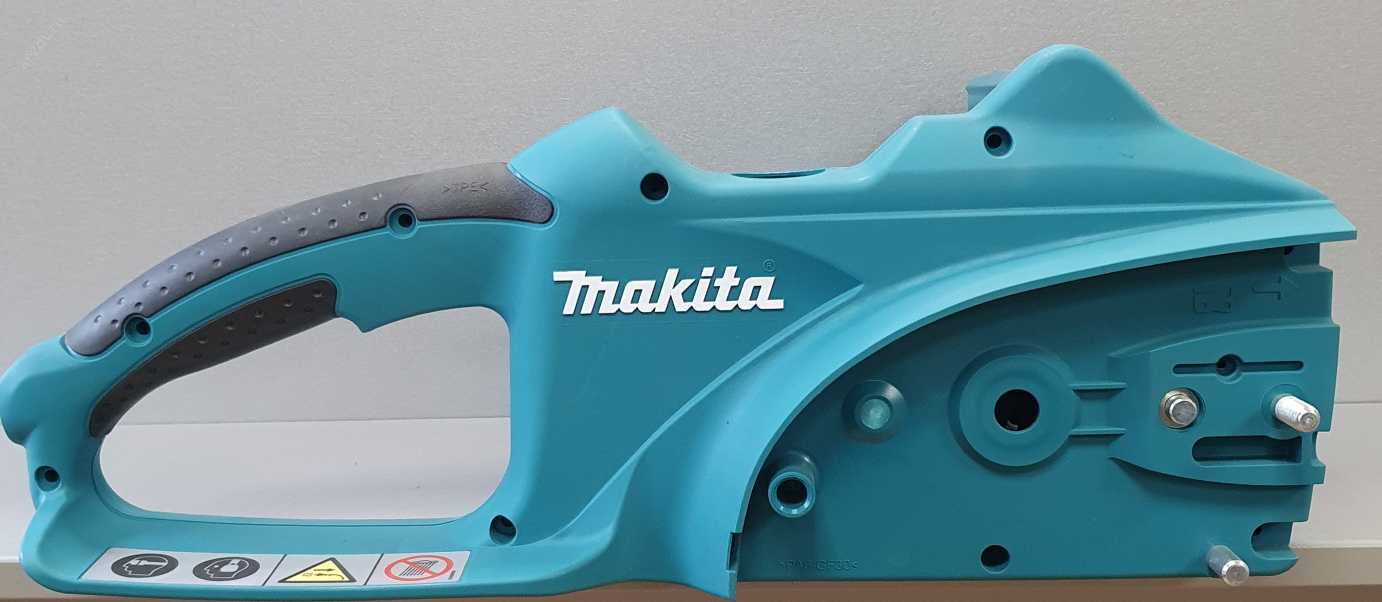 Корпус на электропилу МАКИТА UC3520A 