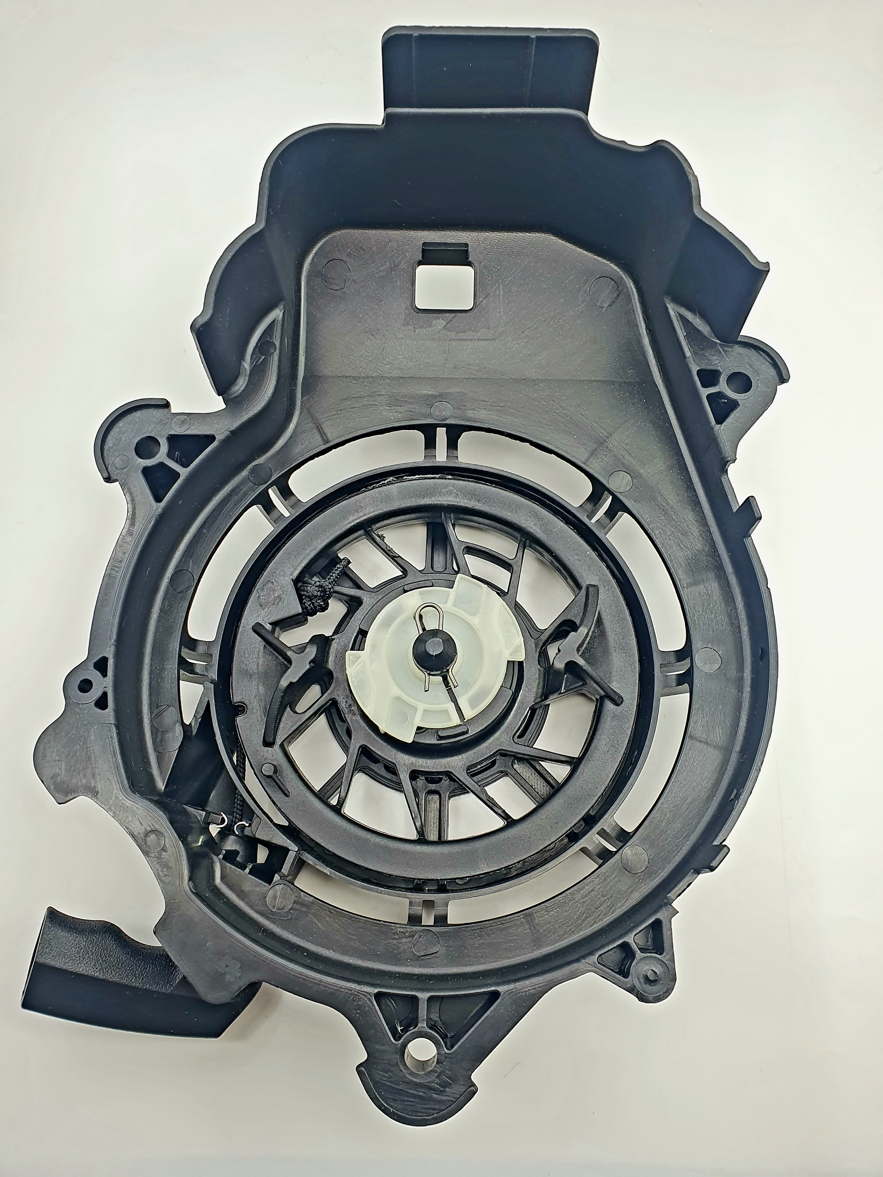Стартер для бензинового двигателя Briggs&Stratton 594062.